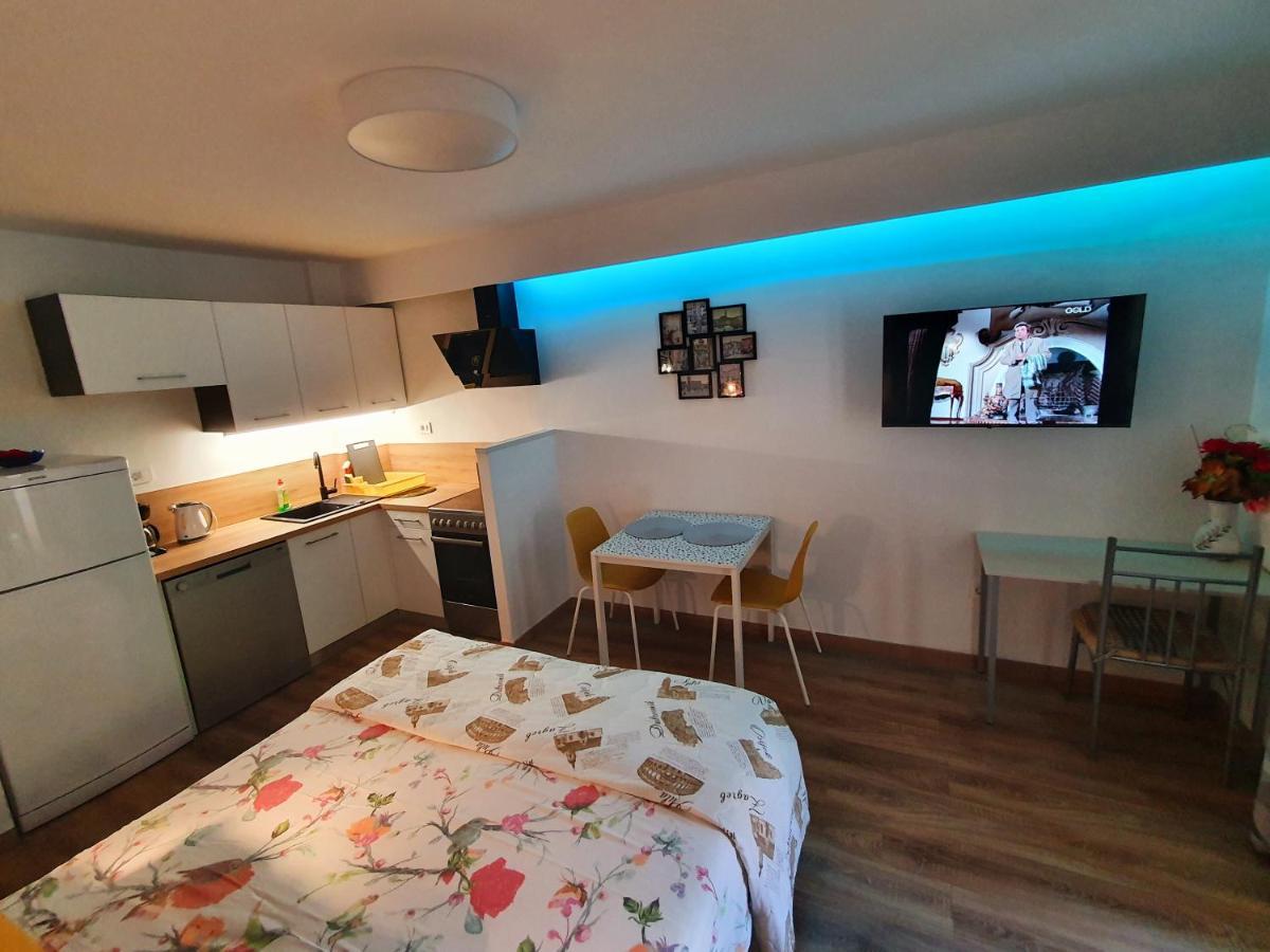 Apartments Kiwi Rovinj Exterior foto